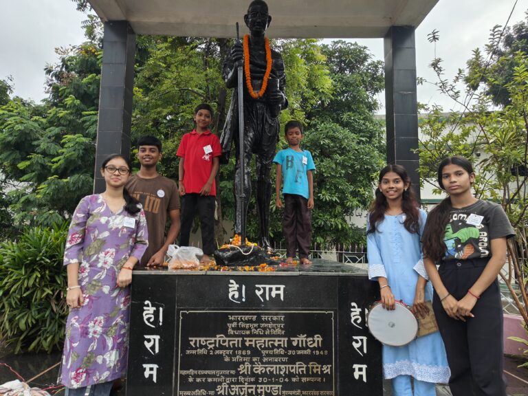 गांधी यानी कथन और करनी में फ़र्क नहीं
